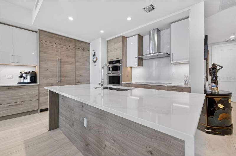 2 bedroom Condominium at 301 1st Street #1505, Saltaire St Petersburg, St Petersburg — photo 5