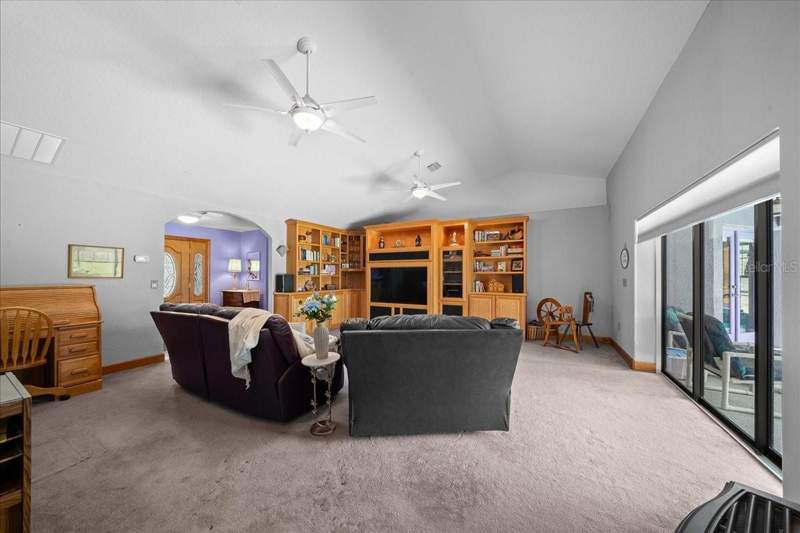4 bedroom Farm at 13456 W Highway 318, Williston, Williston — photo 4