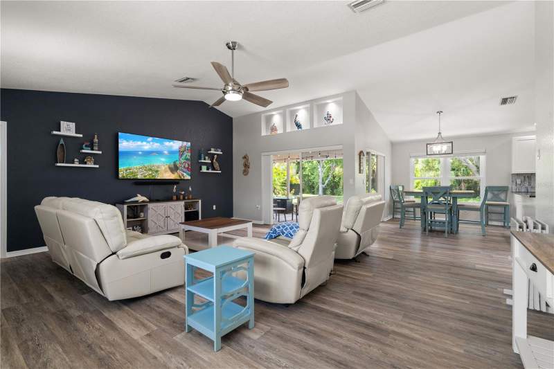 3 bedroom Single Family Residence at 313 Gold Tree, Punta Gorda Isles Sec 18, Punta Gorda — photo 3