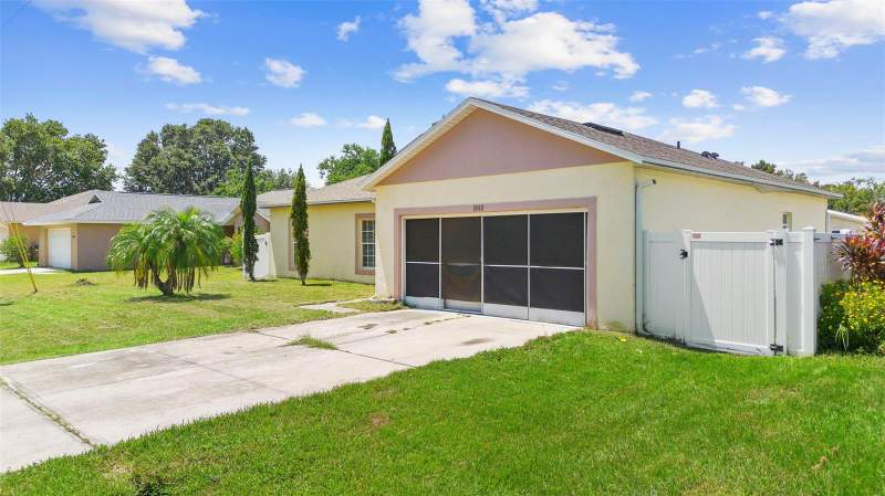 3 bedroom Single Family Residence at 1040 Cannock Drive, Poinciana Village 2 Nbhd 1, Kissimmee — photo 4
