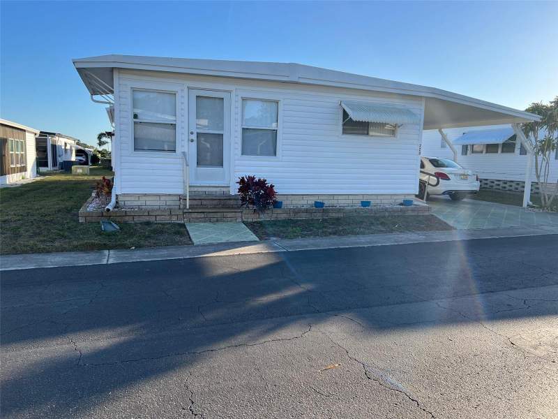 2 bedroom Mobile Home at 220 Royal Palm Circle, Palm Hill Mobile Home Park Unrec, Largo — photo 2