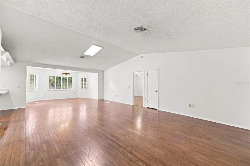 2 bedroom Single Family Residence at 13469 Bondstone Street, Spring Hill, Spring Hill — photo 4
