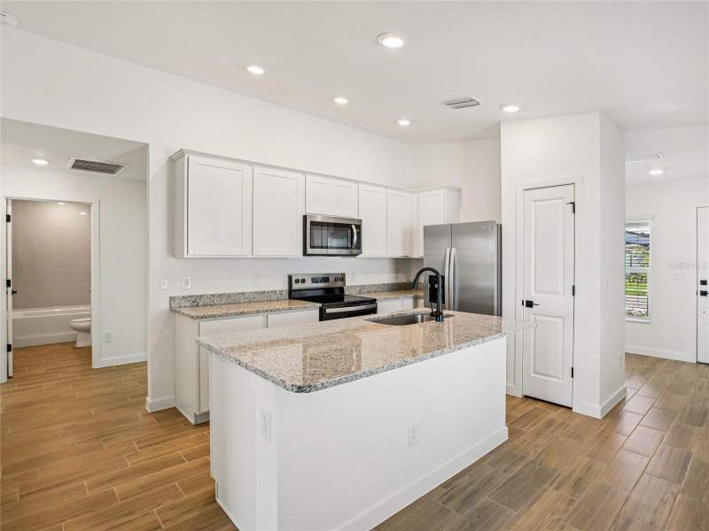 3 bedroom Single Family Residence at 5241 Cap Road, Trilby Crossing, Brooksville — photo 4