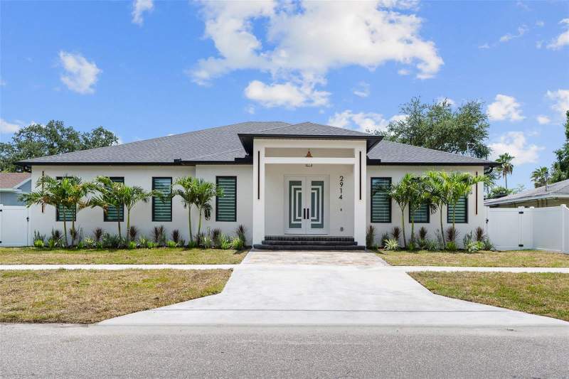 2914 W WALNUT STREET home for sale in Mac Farlanes