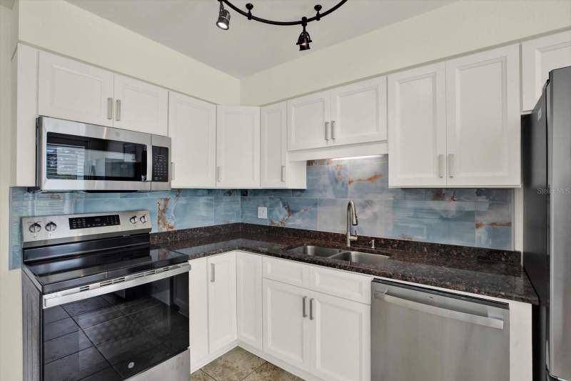 2 bedroom Condominium at 4715 Bay Street #126, Winston Park Northeast, St Petersburg — photo 3