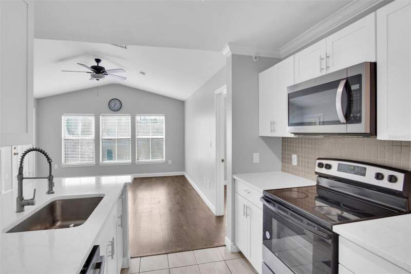 3 bedroom Condominium at 18245 Bridle Club Drive, Equestrian Parc At Highwoods P, Tampa — photo 3