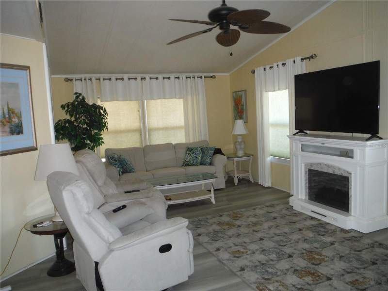 2 bedroom Manufactured Home at 98 Sugar Bear Drive #57, Briar Creek Mobile Home Community I Condo, Safety Harbor — photo 3