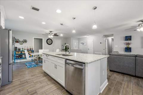 524 E Hillcrest Street, Altamonte Springs FL - photo 8 of 33