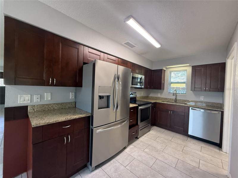 3 bedroom Single Family Residence at 1348 Friend Avenue, Cleveland Grove Blk 7, Clearwater — photo 5