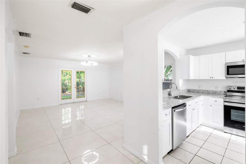 3 bedroom Single Family Residence at 10001 Florence Avenue, Sonoma Heights, Tampa — photo 4