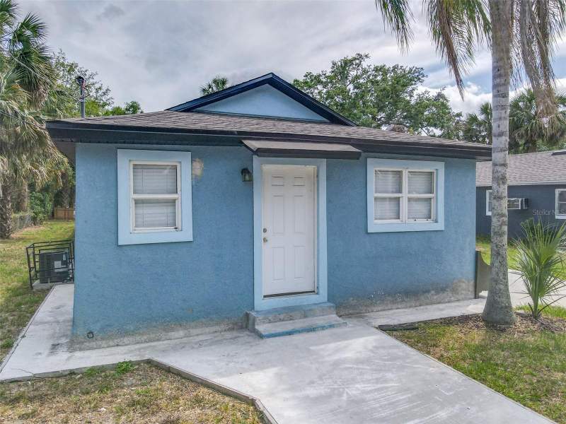 6 bedroom Half Duplex at 1403 W 13th Place, De Forests Add, Sanford — photo 4