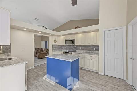 9475 Mississippi Run, Weeki Wachee FL - photo 17 of 38