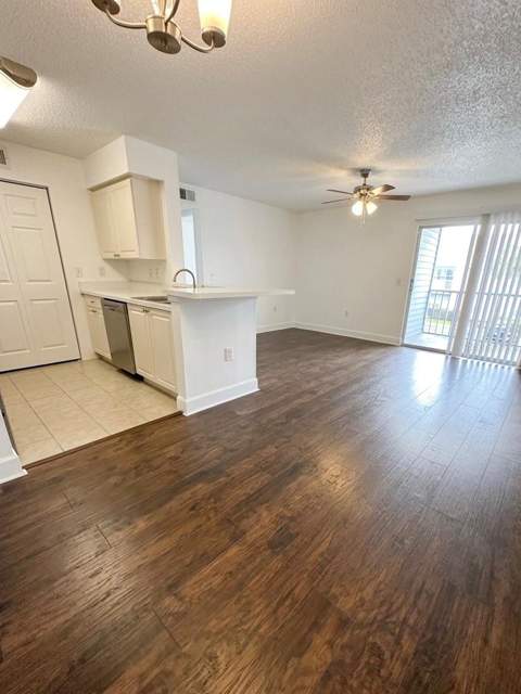 1218 Bermuda Lakes Lane #203, Kissimmee FL - photo 9 of 23