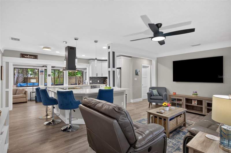 3 bedroom Single Family Residence at 2901 70th Street, Tyrone Park, St Petersburg — photo 2