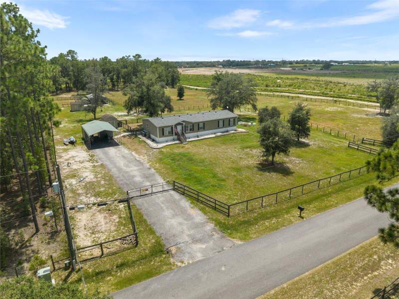 5 bedroom Manufactured Home at 13664 SW 95th Street, Samardaks Cloud-9 Ranchettes, Dunnellon — photo 3