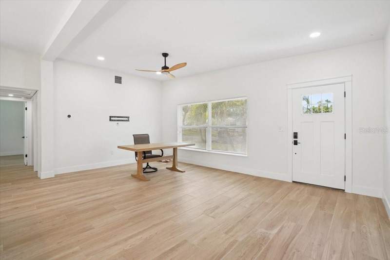 3 bedroom Single Family Residence at 6765 W Flamingo Way, Pelican Creek 2nd Add, St Petersburg — photo 4