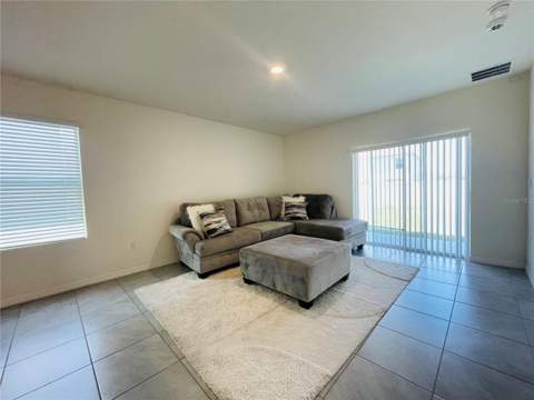 17043 Oval Rum Drive, Wimauma FL - photo 8 of 16