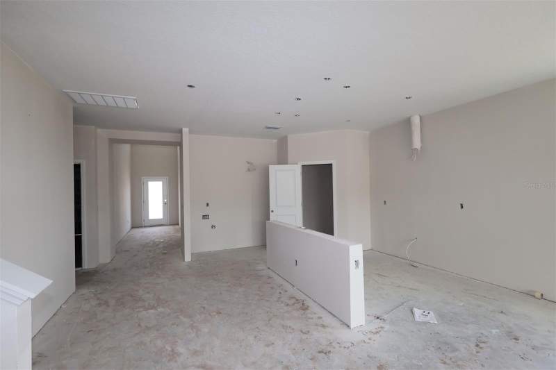 5 bedroom Single Family Residence at 6855 Yellow Warbler Bend, Bay Lake Farms At St Cloud, St Cloud — photo 4