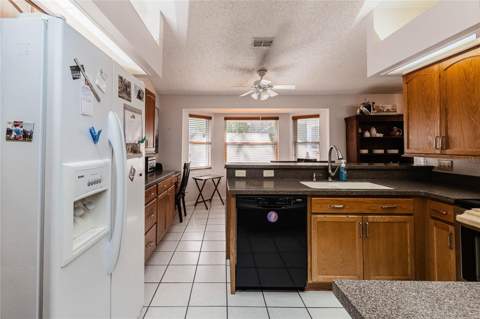 301 Louis Edward Court, Lakeland FL - photo 6 of 33