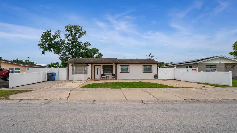 6424 YORKSHIRE RD home for sale in George Road Estates Homes for Sale: 99 Homes (1972–1975)