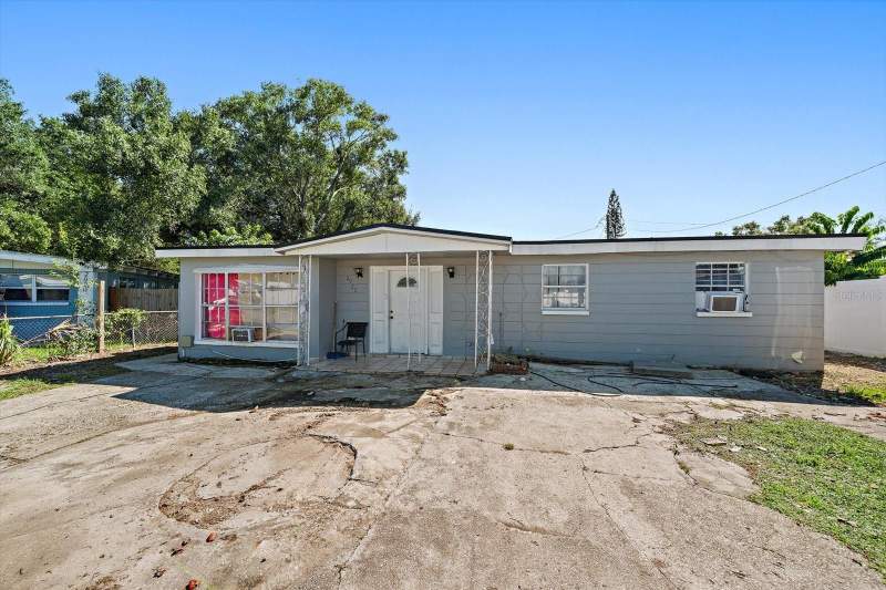 2922 SAMPLE LOOP home for sale in Clair Mel City