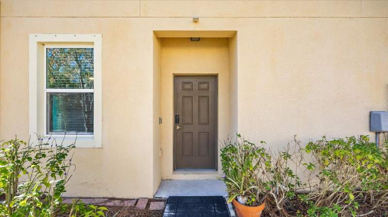 3 bedroom Townhouse at 12843 Buffalo Run Drive, Coppercreek Ph 1, Gibsonton — photo 2