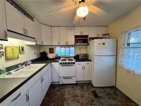 420 49th Street #33, Palmetto FL - photo 12 of 47