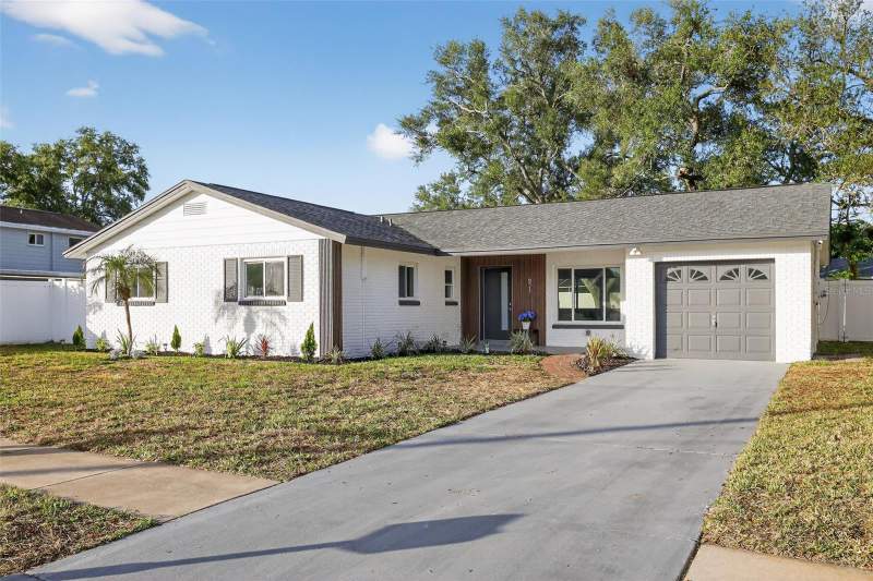 3 bedroom Single Family Residence at 8317 Boxwood Drive, Bay Crest Park Unit 10-A, Tampa — photo 3