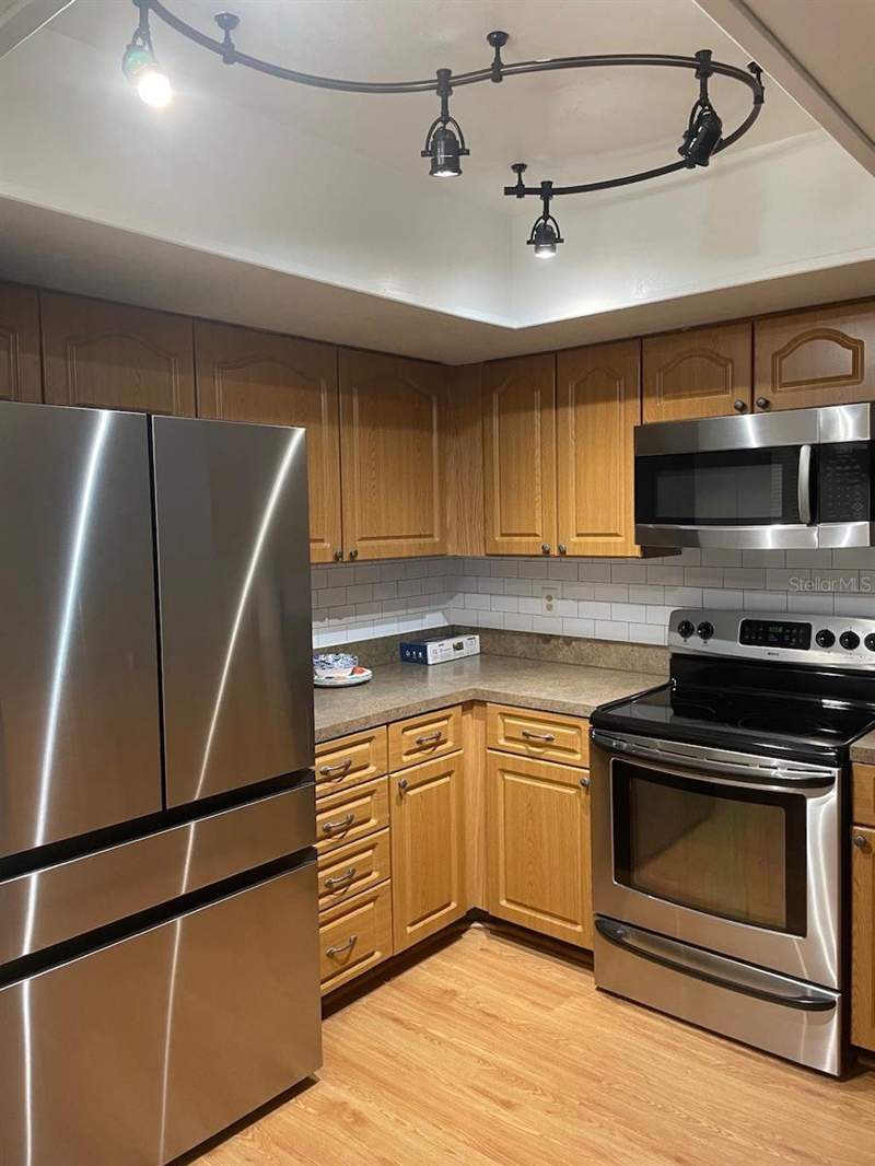 3 bedroom Townhouse at 14863 Feather Cove Road, Feather Cove, Clearwater — photo 4