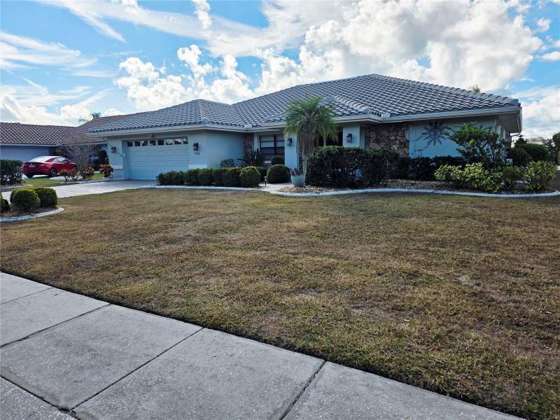 1924 NEW BEDFORD DRIVE home for sale in Sun City Center