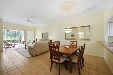 9413 Forest Hills Circle, Sarasota FL - photo 14 of 90