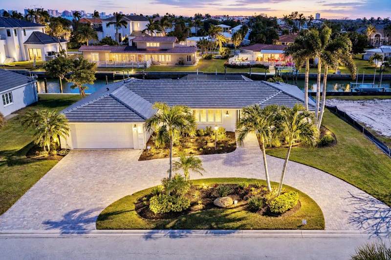 548 GUNWALE LANE home for sale in Country Club Shores