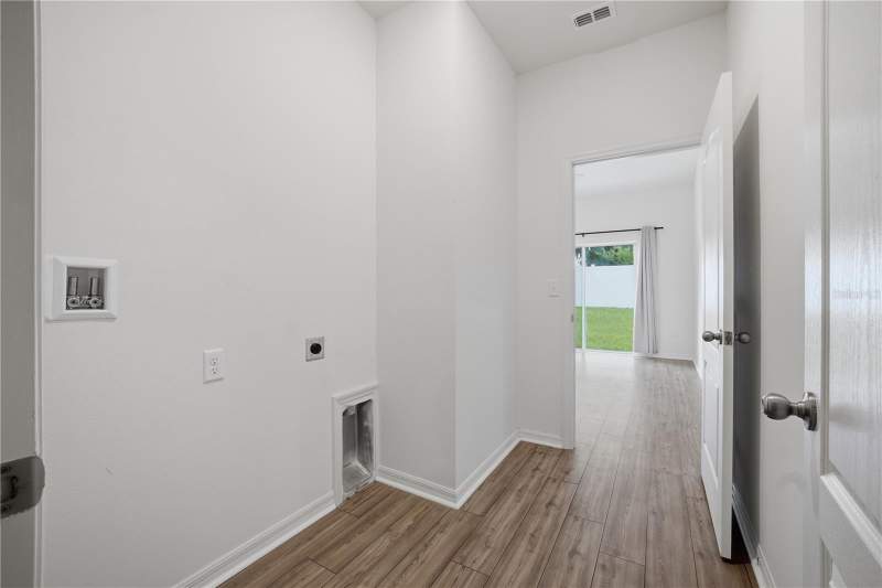 3 bedroom Single Family Residence at 13470 Leaping Water Way, Tula Parc-Ph 1, Astatula — photo 4