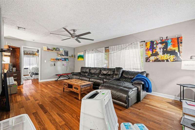 3 bedroom Single Family Residence at 3022 Dartmouth Avenue, Historic Kenwood, St Petersburg — photo 4