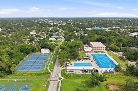 2533 Hawthorne Street, Sarasota FL - photo 20 of 42