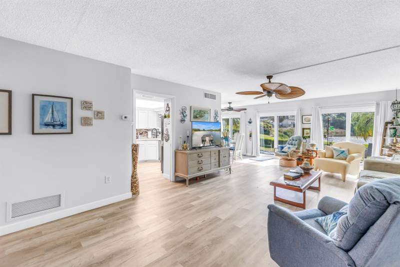 3 bedroom Condominium at 1655 S Highland Avenue #J187, Penthouse Groves, Clearwater — photo 2