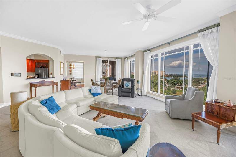 3 bedroom Condominium at 100 Beach Drive #702, Florencia Condo, St Petersburg — photo 4