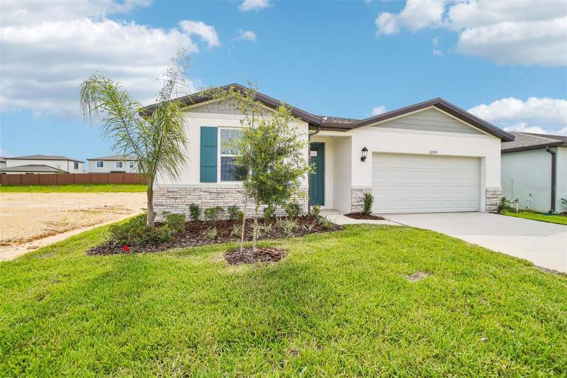 4 bedroom Single Family Residence at 12574 Hourglass Way, Hilltop Vistas, Dade City — photo 2