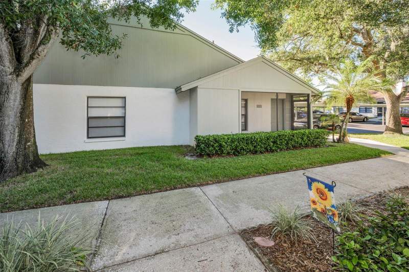2 bedroom Villa at 3500 Magnolia Ridge Circle #405, Magnolia Ridge Condo, Palm Harbor — photo 2