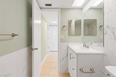 1051 79th Avenue #103, St Petersburg FL - photo 8 of 22