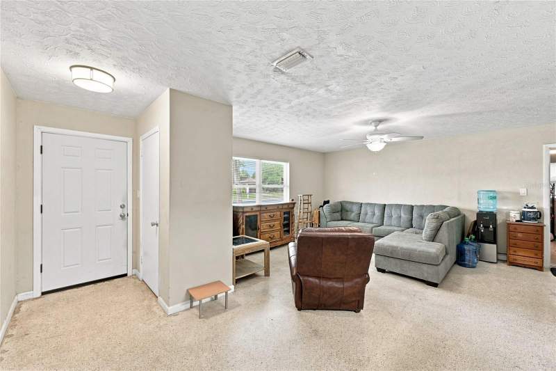 3 bedroom Single Family Residence at 2618 Lakeshore Circle, Port Charlotte Sec 18, Port Charlotte — photo 5