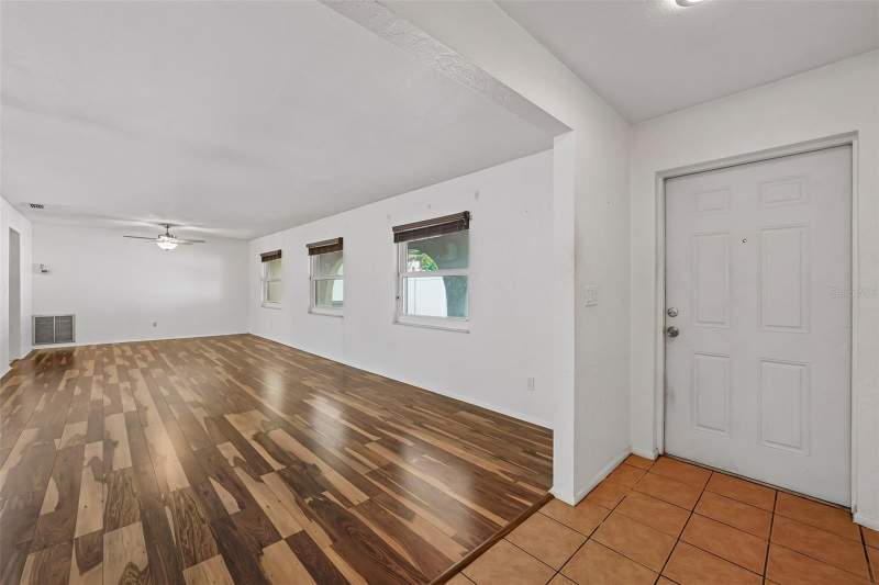 3 bedroom Single Family Residence at 144 8th Avenue, Easleys R W Add, St Petersburg — photo 4