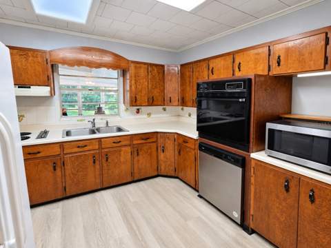 39100 Yingling Avenue, Zephyrhills FL - photo 6 of 6