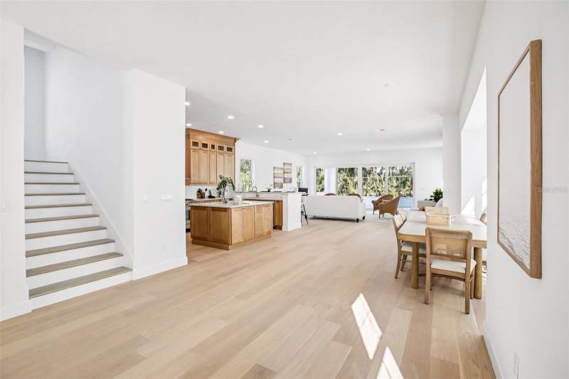 4 bedroom Single Family Residence at 126 Ricardo Way, Snell Isle Shores, St Petersburg — photo 5