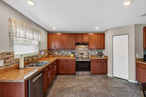 11154 Running Pine Drive, Riverview FL - photo 6 of 6