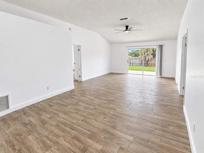 4 bedroom Single Family Residence at 6838 Merganser Drive, Willow Creek Ph 03A, Orlando — photo 4