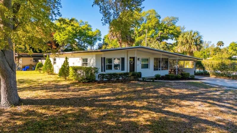 3 bedroom Single Family Residence at 106 E Jinkins Circle, South Pinecrest 4th Add, Sanford — photo 2