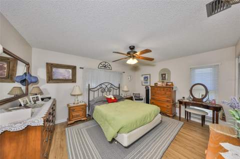 672 Allegheny Drive, Sun City Center FL - photo 7 of 47