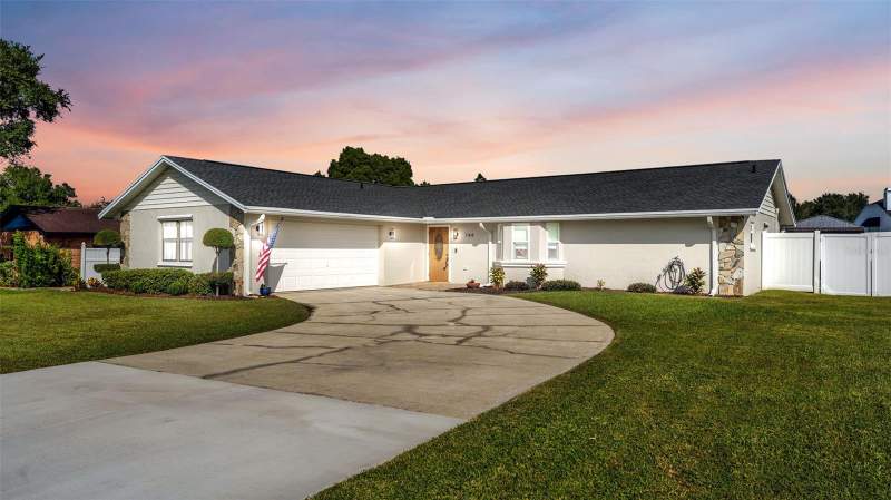 3 bedroom Single Family Residence at 744 Scott Lake Village, Scott Lake Village, Lakeland — photo 4