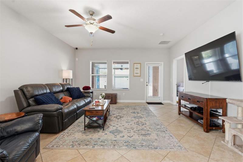 4 bedroom Single Family Residence at 11804 Valhalla Woods Drive, Ballentrae Sub Ph 2, Riverview — photo 4
